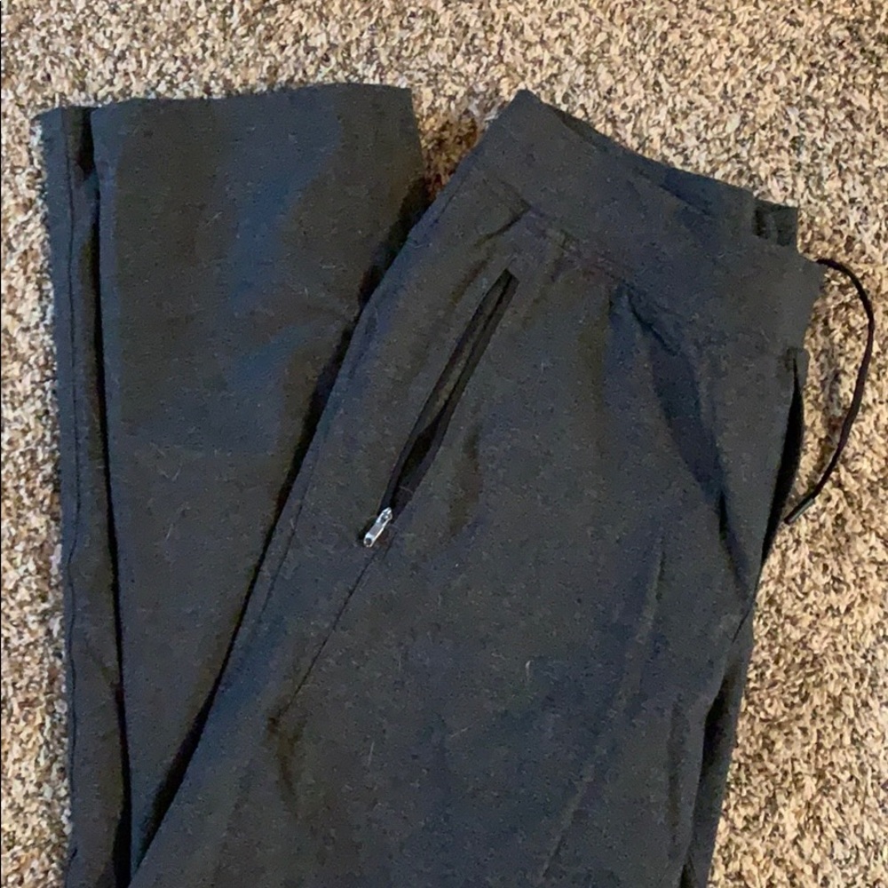 Men’s Lululemon zip pocket pants